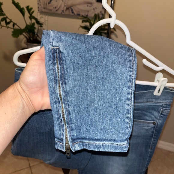 Ann Taylor LOFT Modern Skinny Ankle Jeans - 8 - Picture 5 of 8